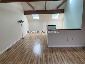 West Roxbury 2 Beds 2.5 Baths Boston - $4,000