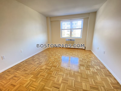 Brookline Awesome 2 bed 1.5 bath with laundry on site!  Boston University - $3,500