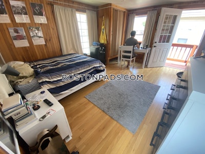 Medford 6 Bed 2 Bath MEDFORD  Tufts - $6,300