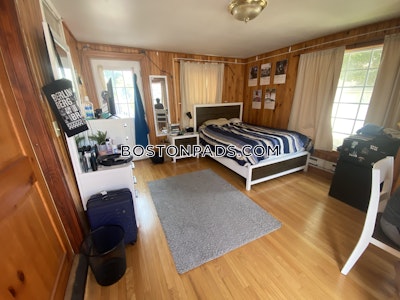 Medford 6 Bed 2 Bath MEDFORD  Tufts - $6,300