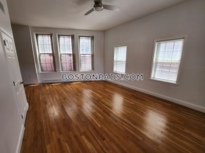 Lowell 1 Bed 1 Bath - $2,200