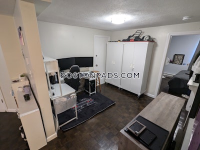 Malden 1 Bed 1 Bath - $2,000