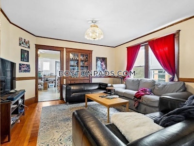 Somerville 7 Beds 3 Baths Tufts  Tufts - $8,050