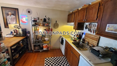 Allston Spacious 2 bed 1 Bath available NOW on Kelton St in Allston! Boston - $2,735