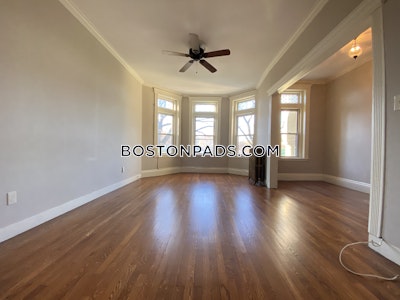 Brookline Rare Find! Gorgeous 1 Bed 1 Bath Available NOW on Riverway  Longwood Area - $2,700