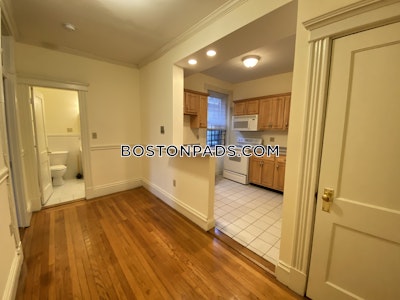 Fenway/kenmore Sunny Studio Bed 1 bath available NOW on Queensberry St in Fenway! Boston - $2,250