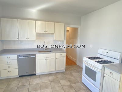 Somerville 3 Beds 1 Bath  Tufts - $4,000 No Fee