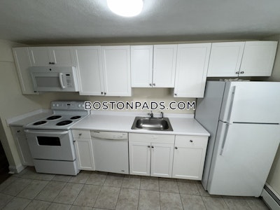 Brookline 1 Bed 1 Bath BROOKLINE- BROOKLINE VILLAGE $2,860  Brookline Village - $2,860 No Fee