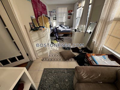 Somerville 4 Beds 1 Bath  Tufts - $5,000