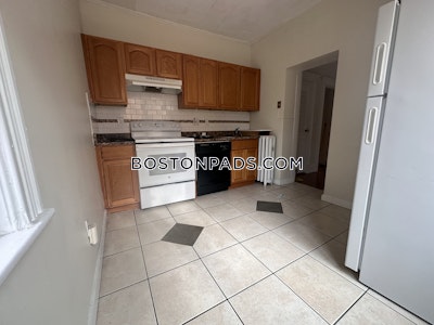 Brookline 2 Beds 1 Bath  Boston University - $2,950